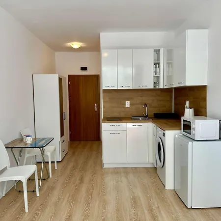 Apartment Cozy Couple In Gerber 2 By Menada Slantschew brjag